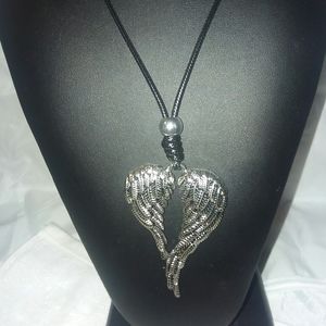 💐2/$20 Angel Wing Heart Long Necklace